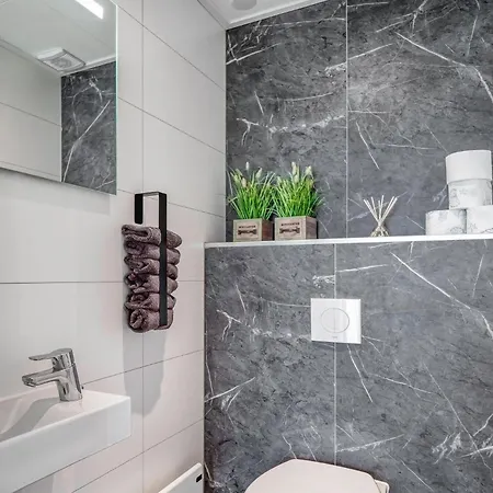 Hausboot Grosse Freiheit * 리브니츠 담가르텐